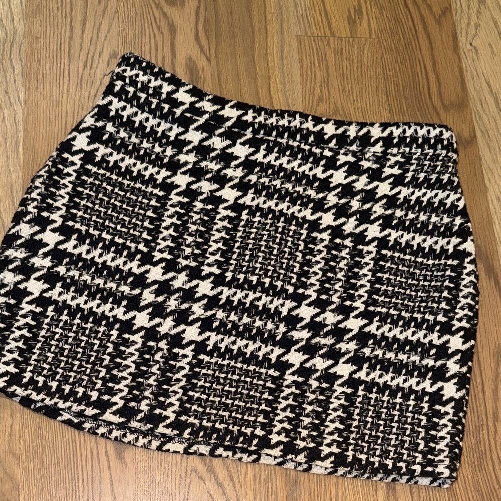 MOD Elegant Houndstooth Mini Skirt
